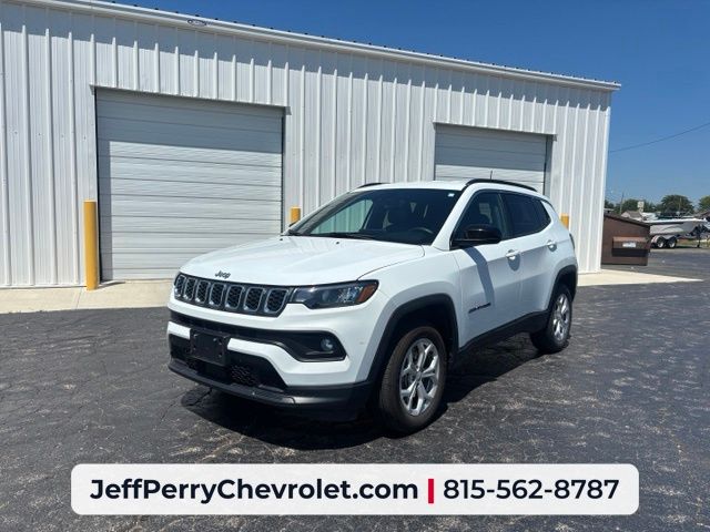 Bright White Clearcoat 2024 Jeep Compass SUV / Crossover Four-Wheel Drive 8-Speed Automatic
