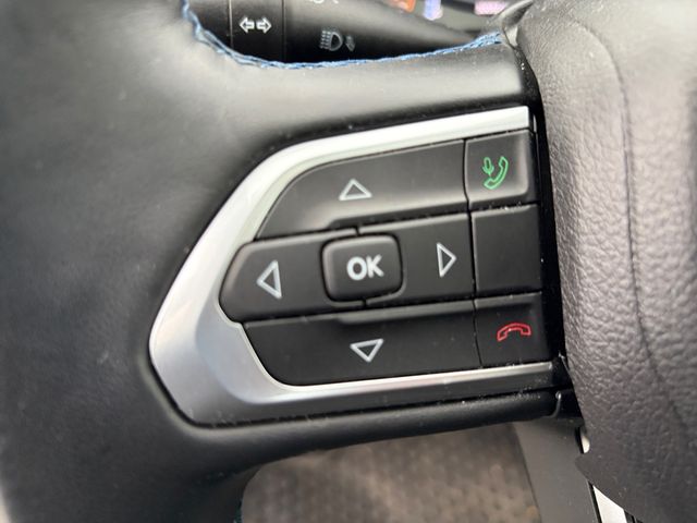 Used 2022 Gray Jeep Latitude image 28
