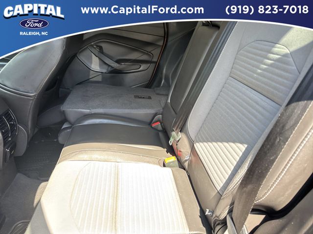Used 2017 Red Ford SE image 18