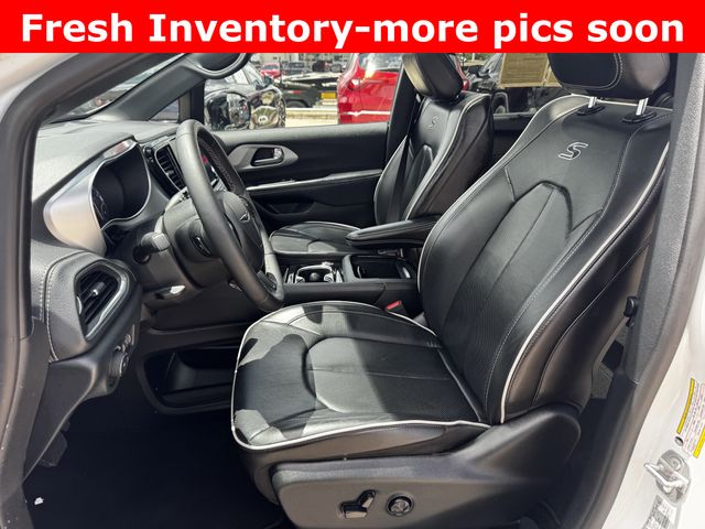 2025 Chrysler Pacifica Limited White at Big Star Chrysler Jeep Dodge Ram 