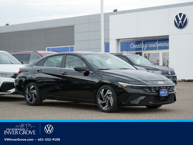 Abyss Black 2024 Hyundai Elantra Sedan Front-Wheel Drive Continuously Variable Transmission