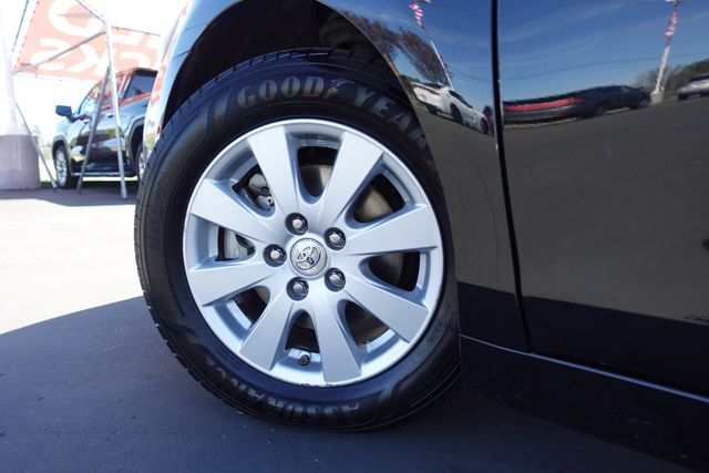 used 2007 Toyota Camry Hybrid car, priced at $7,500