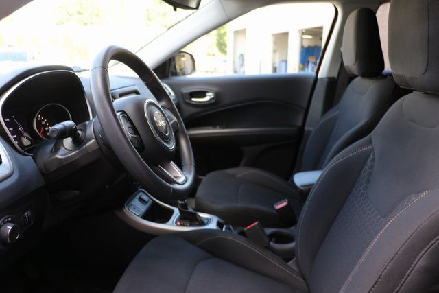 2018 Jeep Compass Sport 10