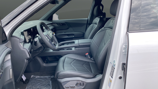 New 2027 White Kia X-Line SX image 9