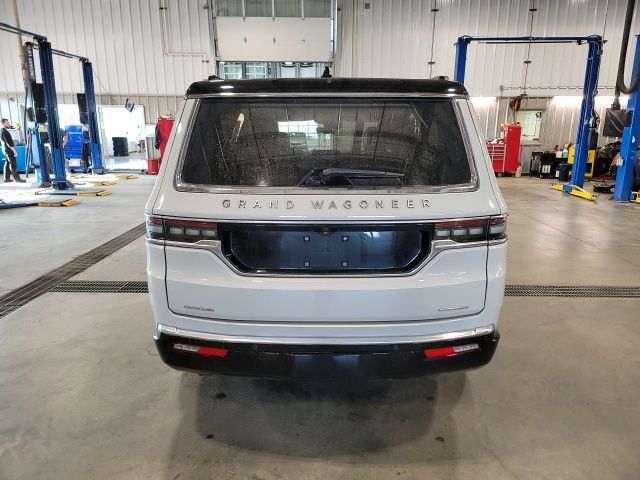 2022 Luxury White Pearlcoat Jeep Grand Wagoneer Series III 4X4 SUV