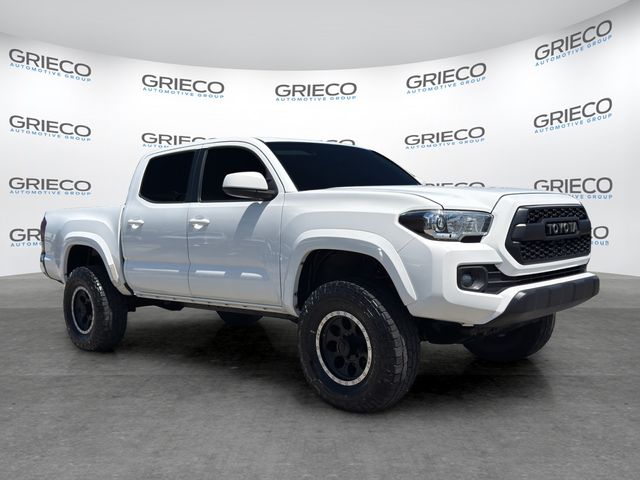 2017 Toyota Tacoma SR5 V6 Double Cab 4WD