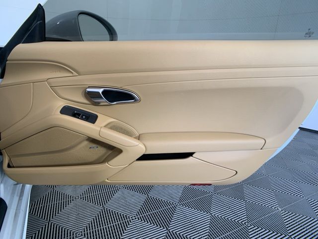 2017 Porsche 718 Boxster Base 24