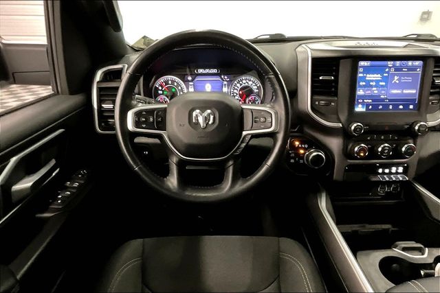 View vehicle photo 6