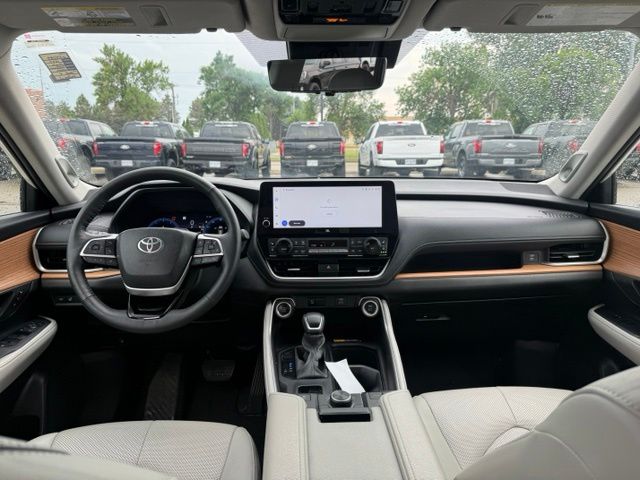 2024 Coastal Cream Toyota Grand Highlander Platinum AWD SUV