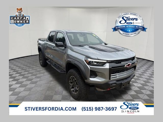 Sterling Gray Metallic 2025 Chevrolet Colorado Pickup Truck Four-Wheel Drive 8-Speed Automatic
