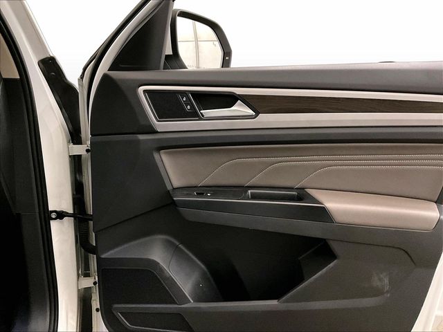 2021 Volkswagen Atlas 3.6L V6 SE w/Technology White at Subaru and VW of Moon Township