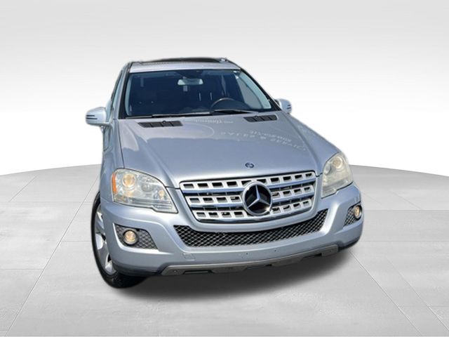 Iridium Silver Metallic 2011 Mercedes-Benz M-Class SUV / Crossover All-Wheel Drive 7-Speed Automatic
