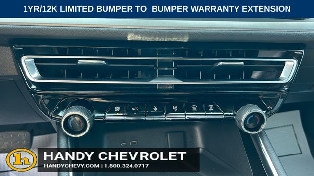 Used 2025 Chevrolet Traverse SUV