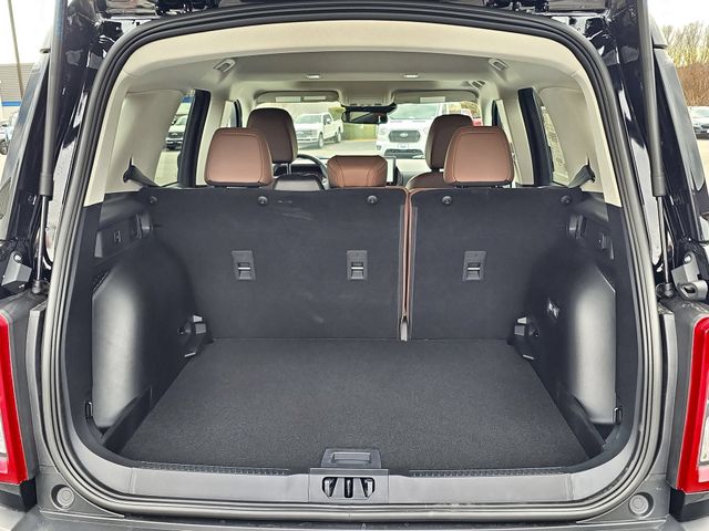 New 2026 Shadow Black Ford Outer Banks® image 15