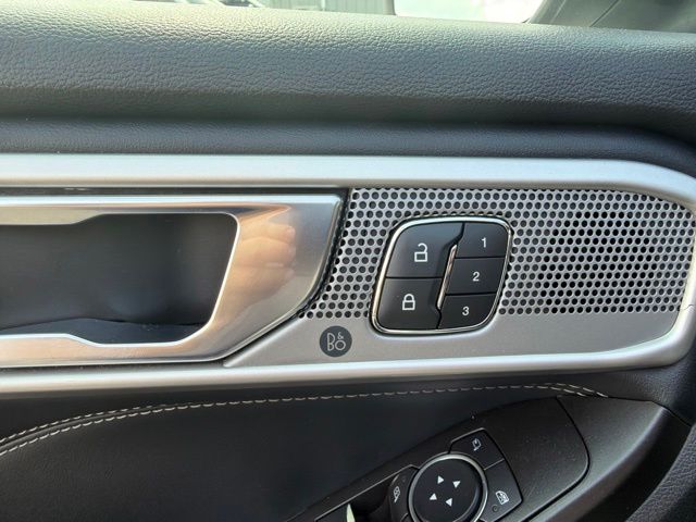 Used 2020 White Ford Limited image 13