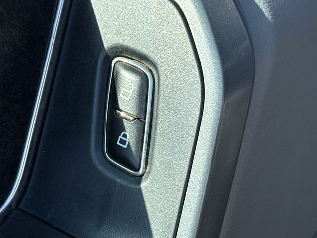 Used 2023 White Ford XLT image 20