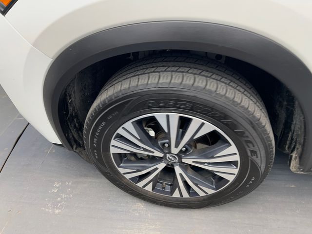2023 Pearl White Tricoat Nissan Rogue SV FWD SUV