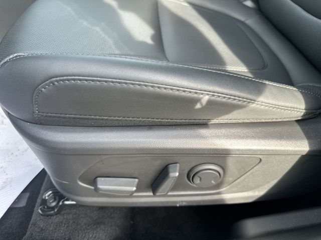 Certified Used 2025 Blue Hyundai SEL Convenience image 16