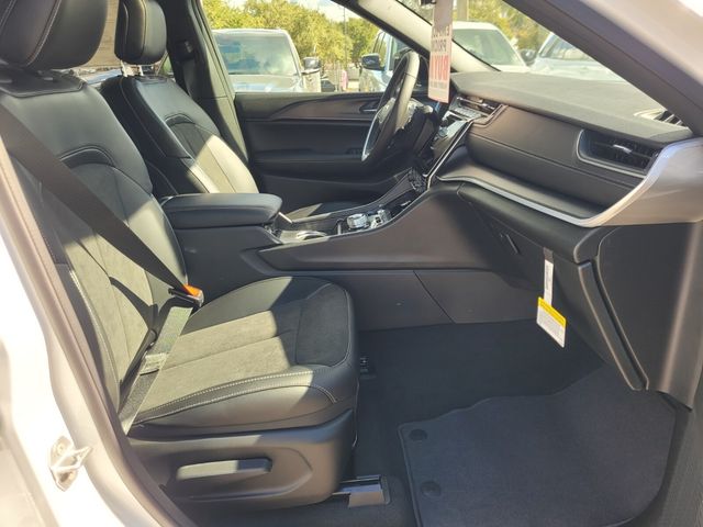 New 2025 White Jeep Altitude X image 14