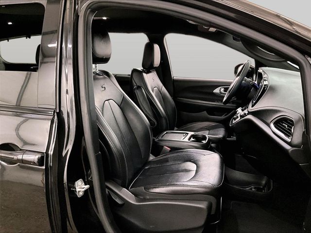 2022 Chrysler Pacifica Touring L Black at Phil Fitts Ford