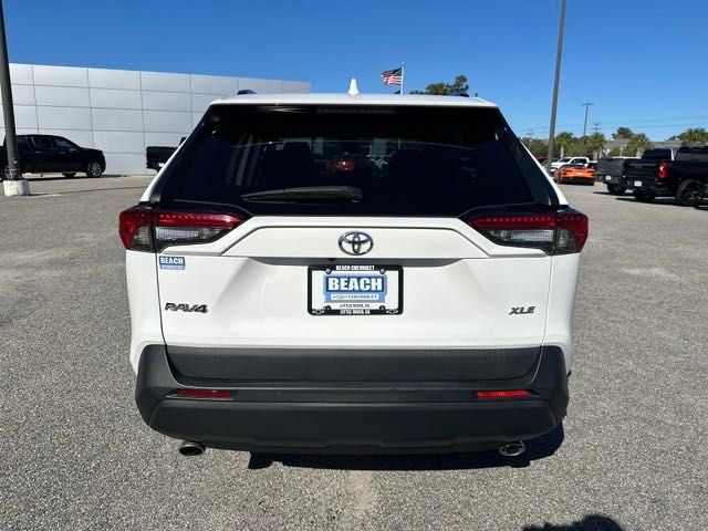 2021 Toyota RAV4 XLE 4