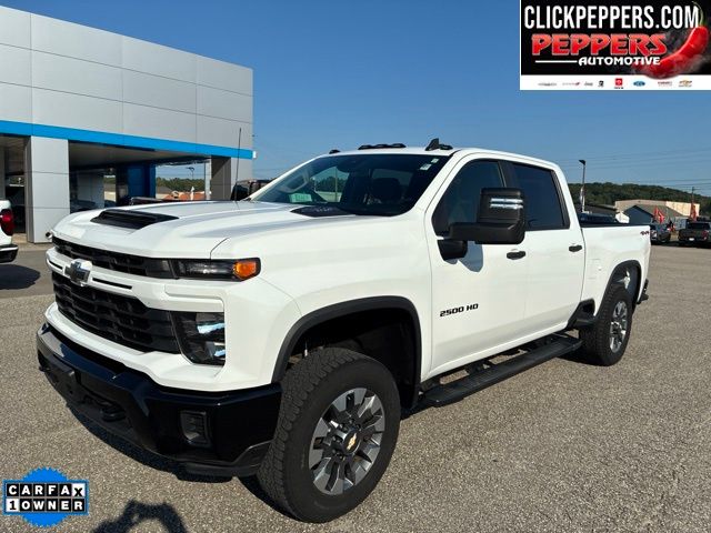 Summit White 2024 Chevrolet Silverado 2500HD Pickup Truck Four-Wheel Drive Automatic