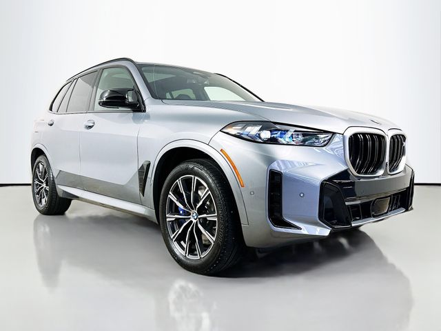 2025 BMW X5 M60i 33