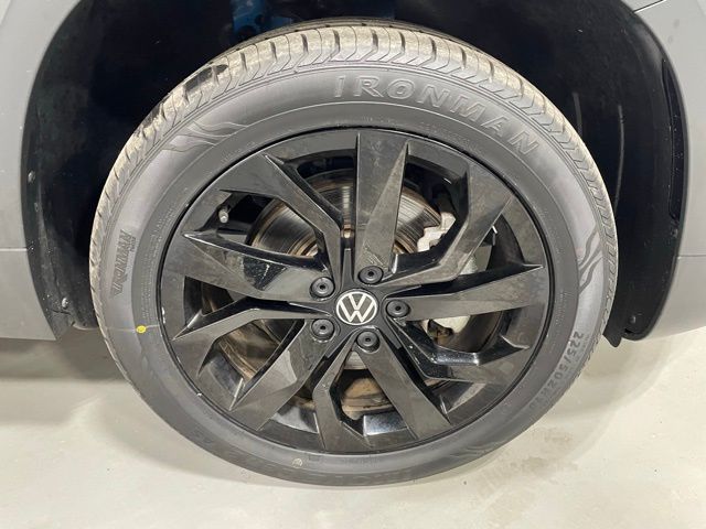 2022 Volkswagen Taos 1.5T SE photo