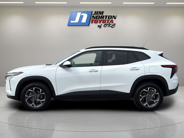 2025 Chevrolet Trax LT - Photo 8