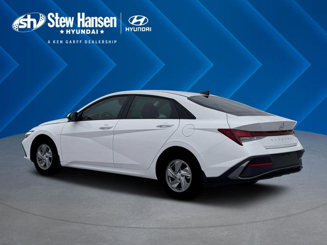 New 2026 White Hyundai SE image 4