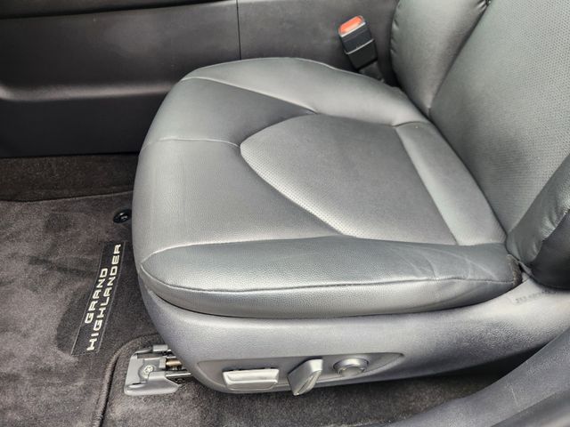 2024 Toyota Grand Highlander XLE Beige at Gullo Toyota