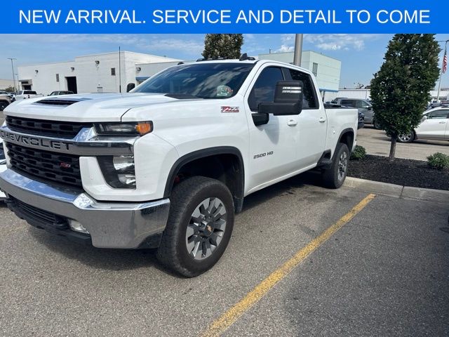 Summit White 2022 Chevrolet Silverado 2500HD Pickup Truck Four-Wheel Drive 6-Speed Automatic