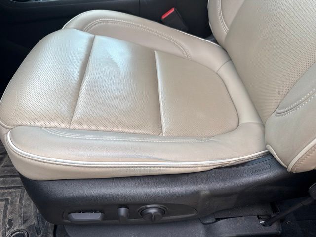 2023 Summit White Chevrolet Traverse Premier AWD SUV