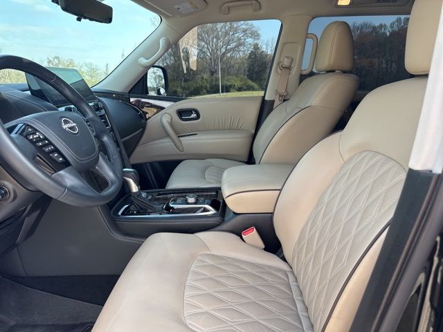 Used 2024 Black Nissan Platinum image 17