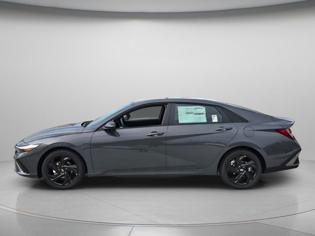 2026 Hyundai Elantra - $23,295