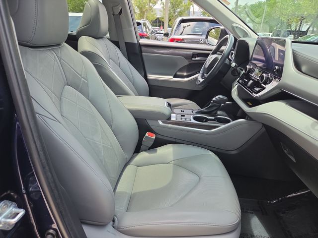 Used 2023 Toyota Highlander SUV