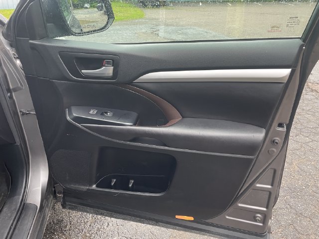 Used 2017 Toyota Highlander SUV