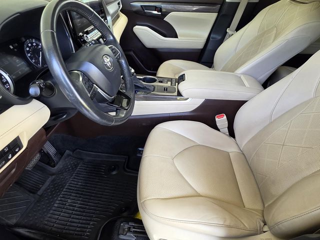 Used 2021 Toyota Highlander SUV