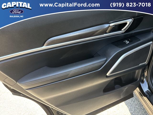 Used 2025 Black Kia S image 17