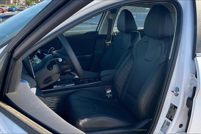 2025 Hyundai Elantra Hybrid Limited photo