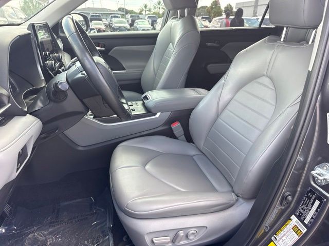 2023 Toyota Highlander - $30,888