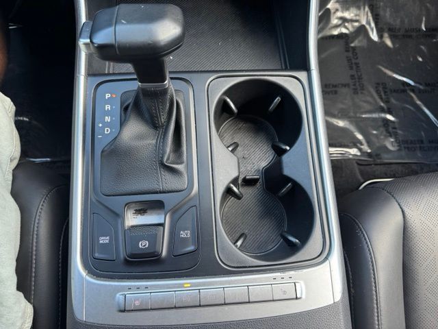 Used 2025  Kia LXS image 25