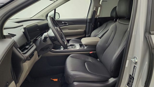 2025 Kia Carnival EX White at Shottenkirk Kia Fort Bend