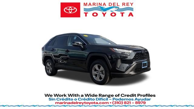 2023 Toyota RAV4 XLE's photo