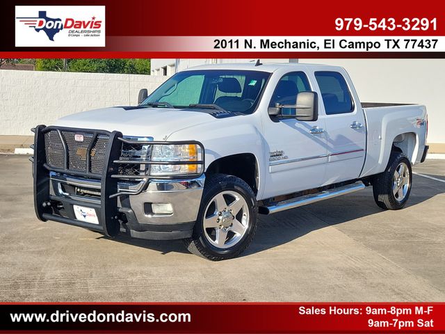 Summit White 2014 Chevrolet Silverado 2500HD Pickup Truck Four-Wheel Drive 6-Speed Automatic
