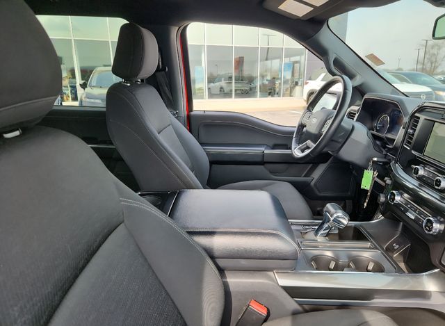 View vehicle photo 7