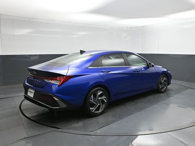 Used 2024 Hyundai Elantra Sedan