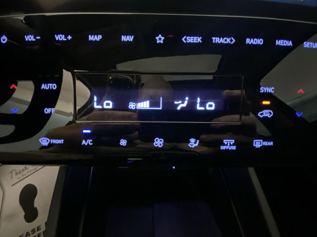 Used 2024 Gray Hyundai SEL image 19