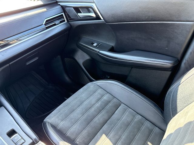 Used 2024 Silver Mitsubishi SE Black Edition w/Pano Roof image 15