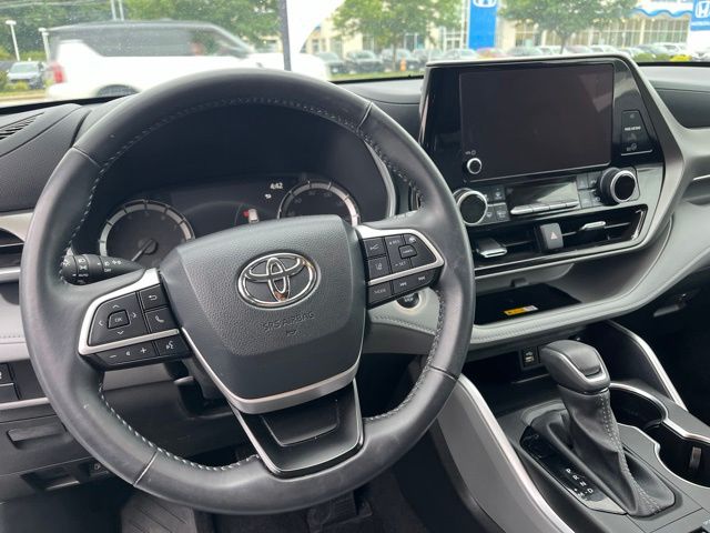 Used 2024 Toyota Highlander SUV